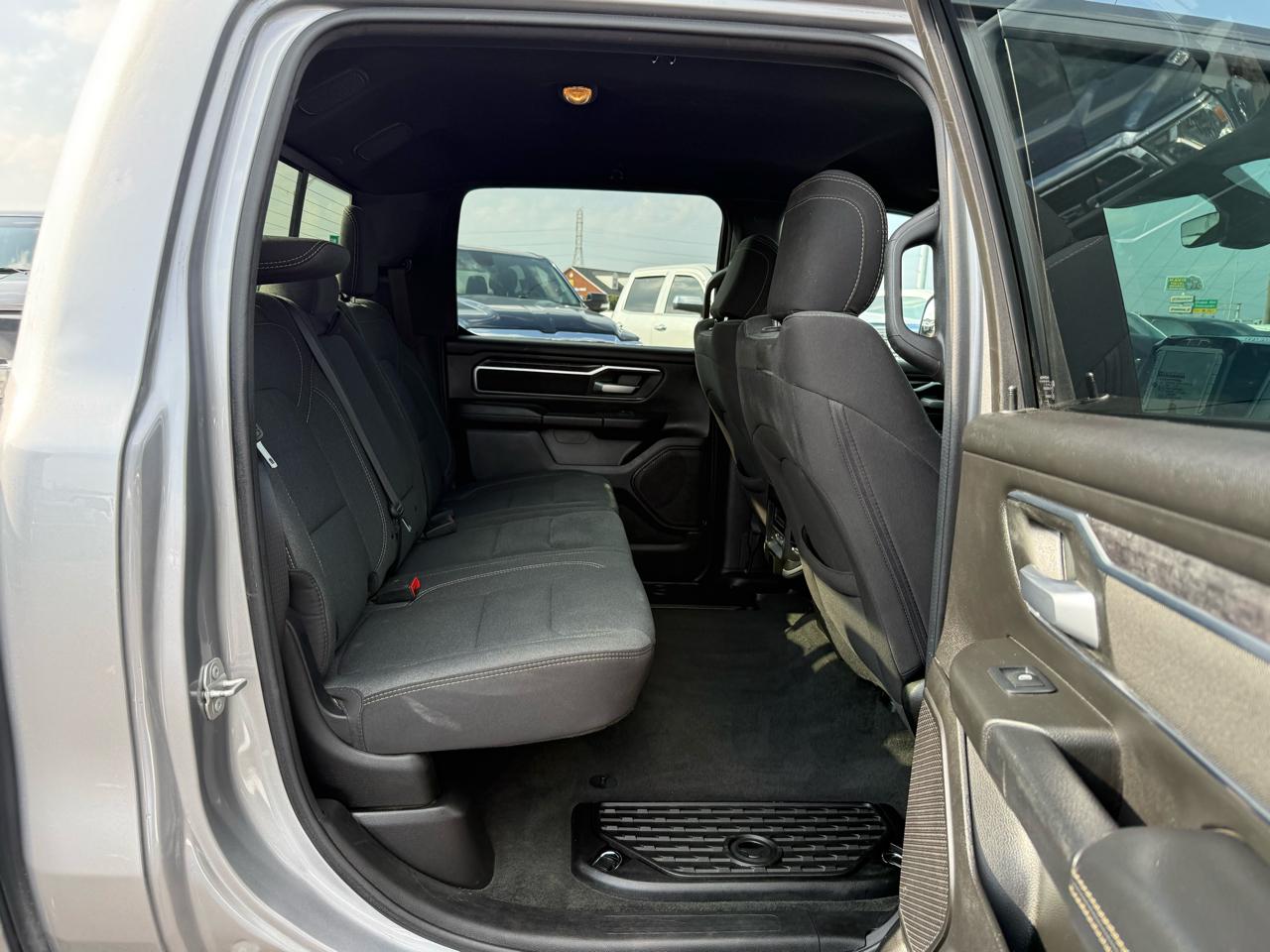 RAM 1500 Big Horn 4x4 Crew Cab 5'7" Box 2024