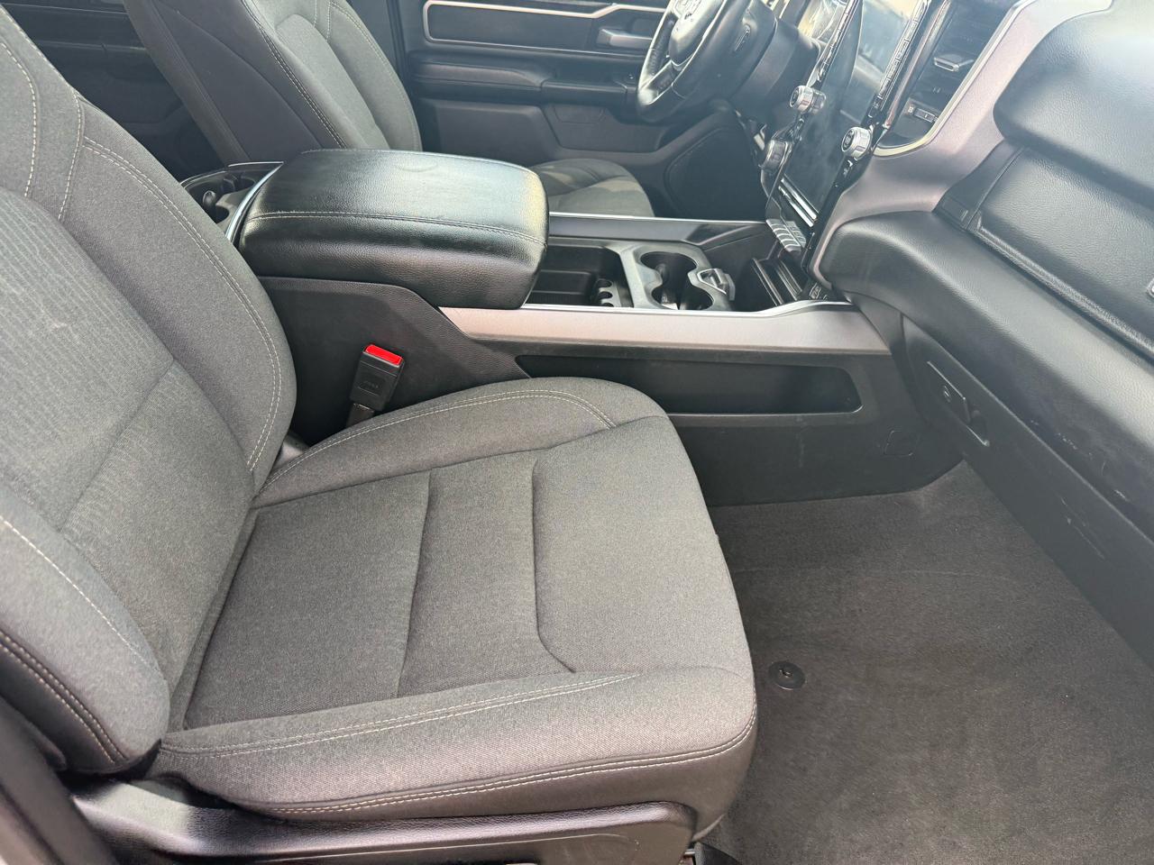 RAM 1500 Big Horn 4x4 Crew Cab 5'7" Box 2024