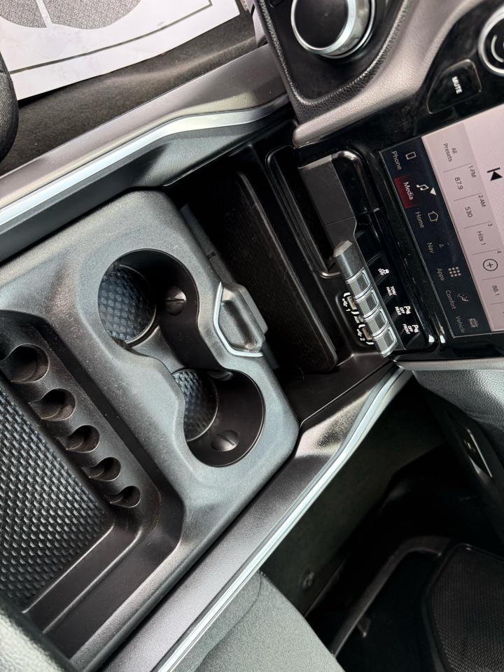 RAM 1500 Big Horn 4x4 Crew Cab 5'7" Box 2024