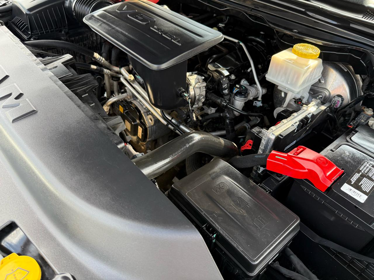 RAM 1500 Big Horn 4x4 Crew Cab 5'7" Box 2024