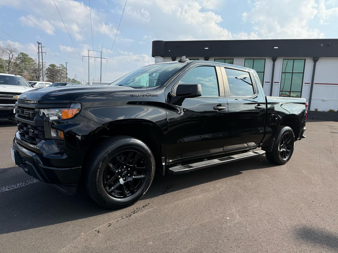 Chevrolet Silverado 1500 4WD Crew Cab 147" Custom 2023