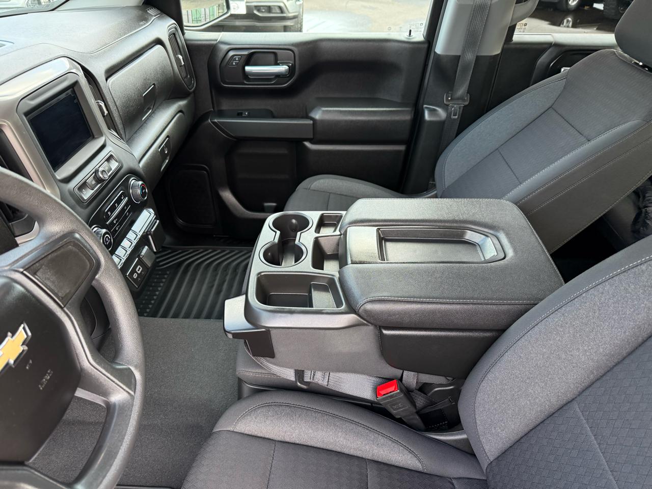 Chevrolet Silverado 1500 4WD Crew Cab 147" Custom 2023