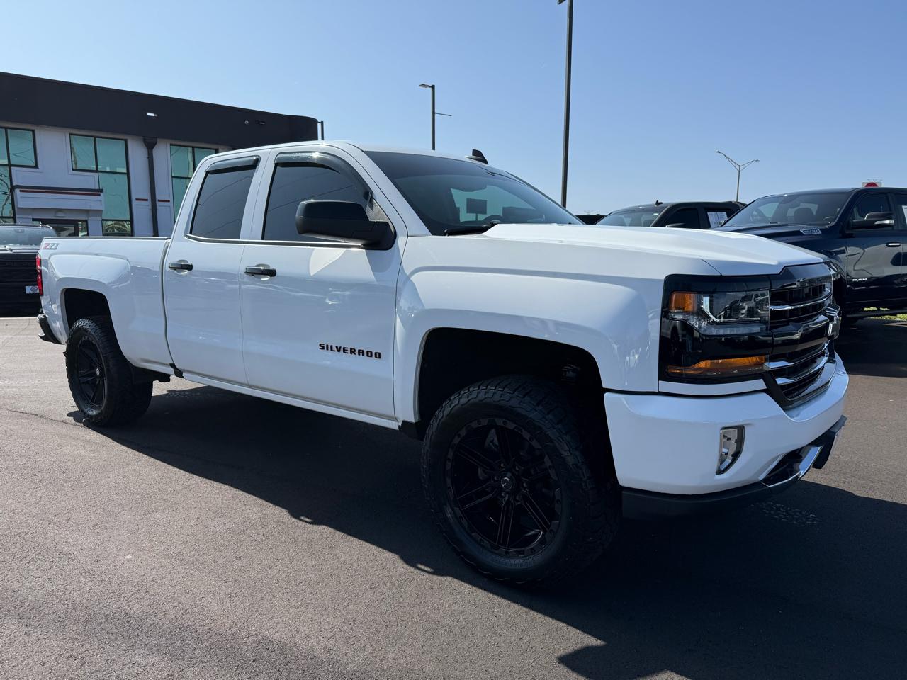 Chevrolet Silverado 1500 4WD Double Cab 143.5" LT w/2LT 2018