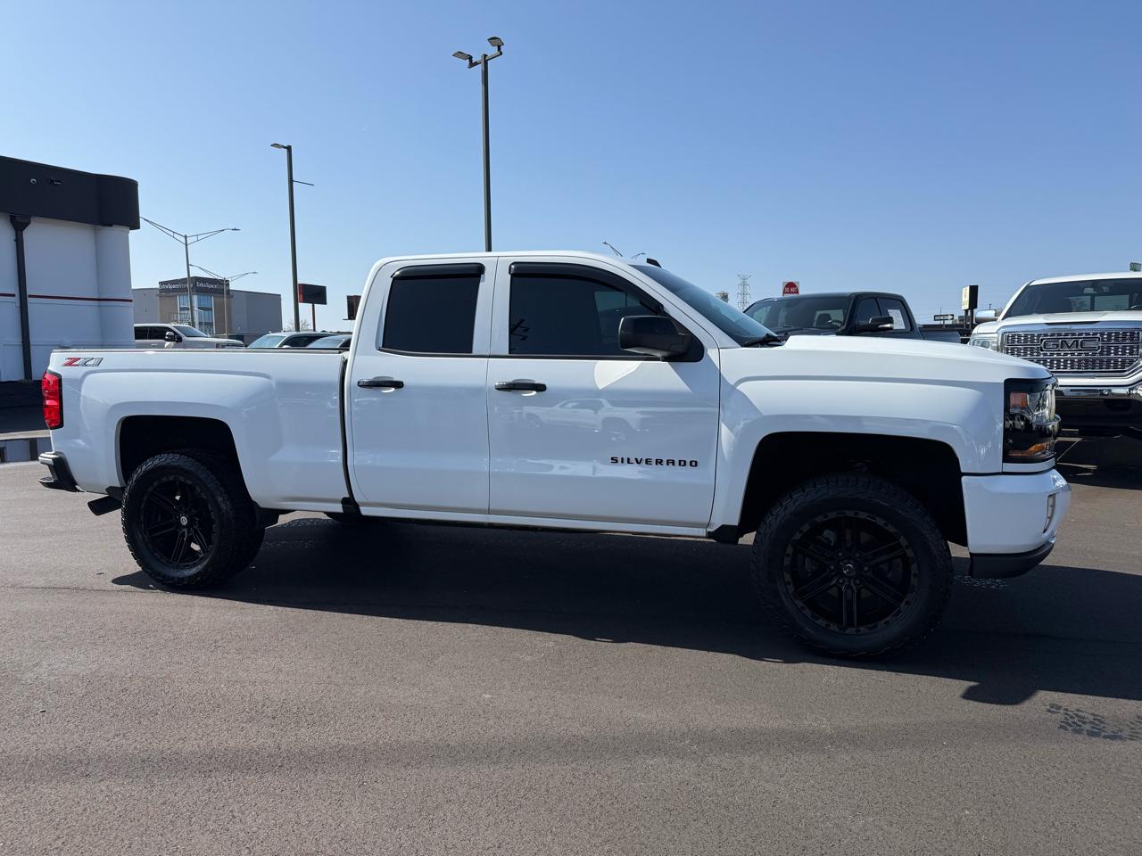 Chevrolet Silverado 1500 4WD Double Cab 143.5" LT w/2LT 2018
