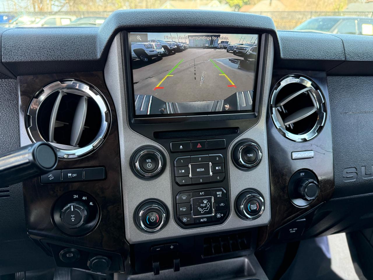 Ford Super Duty F-250 SRW 4WD Crew Cab 156" Platinum 2016