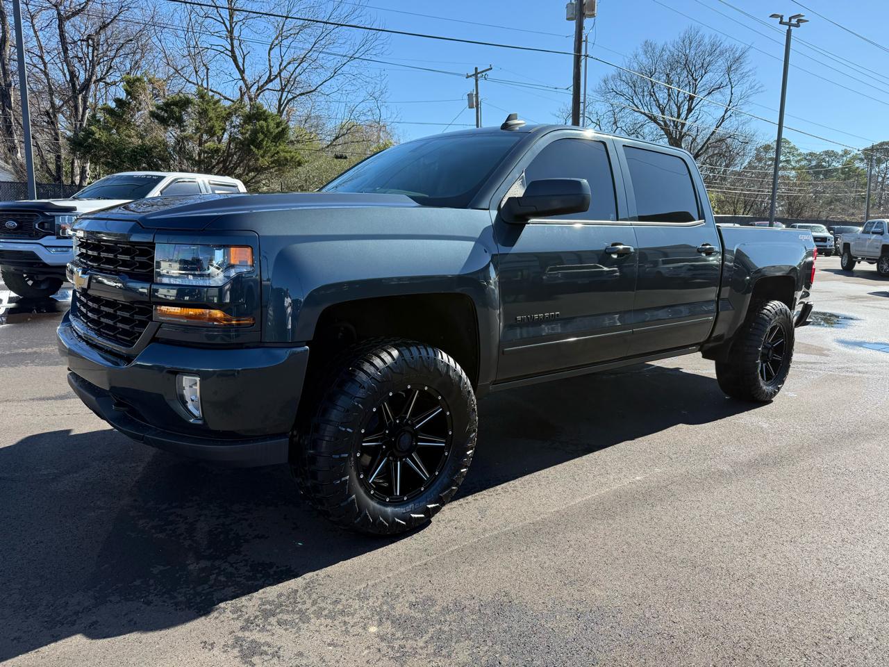 Chevrolet Silverado 1500 4WD Crew Cab 143.5" LT w/1LT 2017
