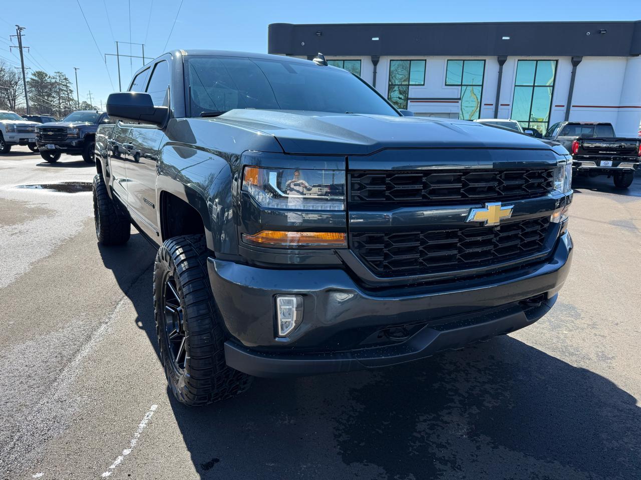 Chevrolet Silverado 1500 4WD Crew Cab 143.5" LT w/1LT 2017