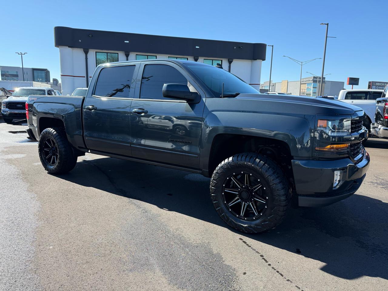 Chevrolet Silverado 1500 4WD Crew Cab 143.5" LT w/1LT 2017
