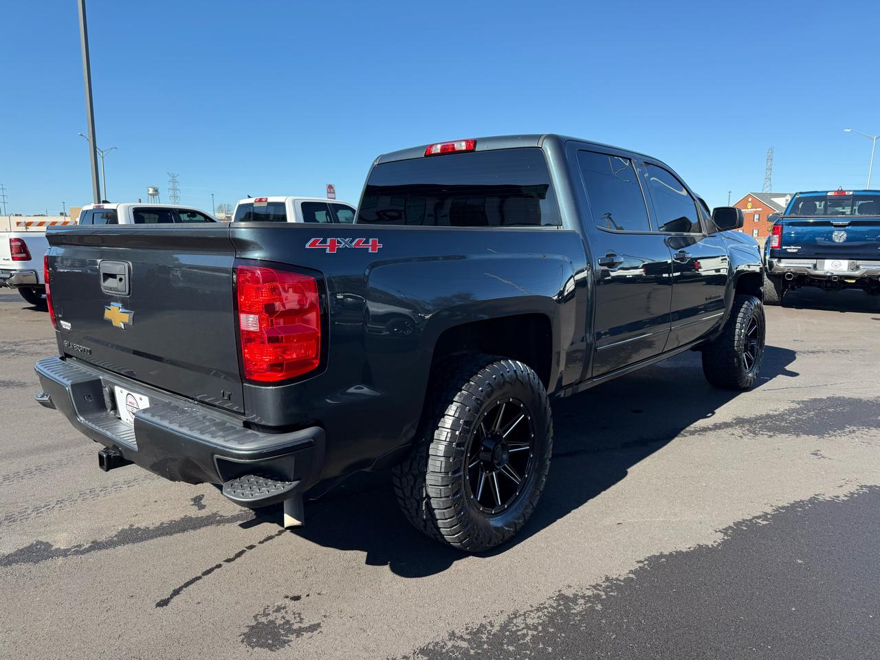 Chevrolet Silverado 1500 4WD Crew Cab 143.5" LT w/1LT 2017