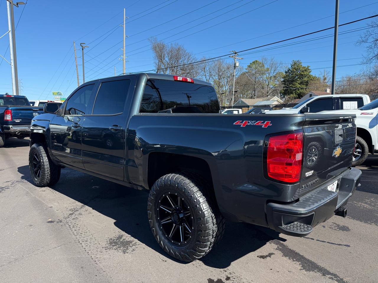 Chevrolet Silverado 1500 4WD Crew Cab 143.5" LT w/1LT 2017