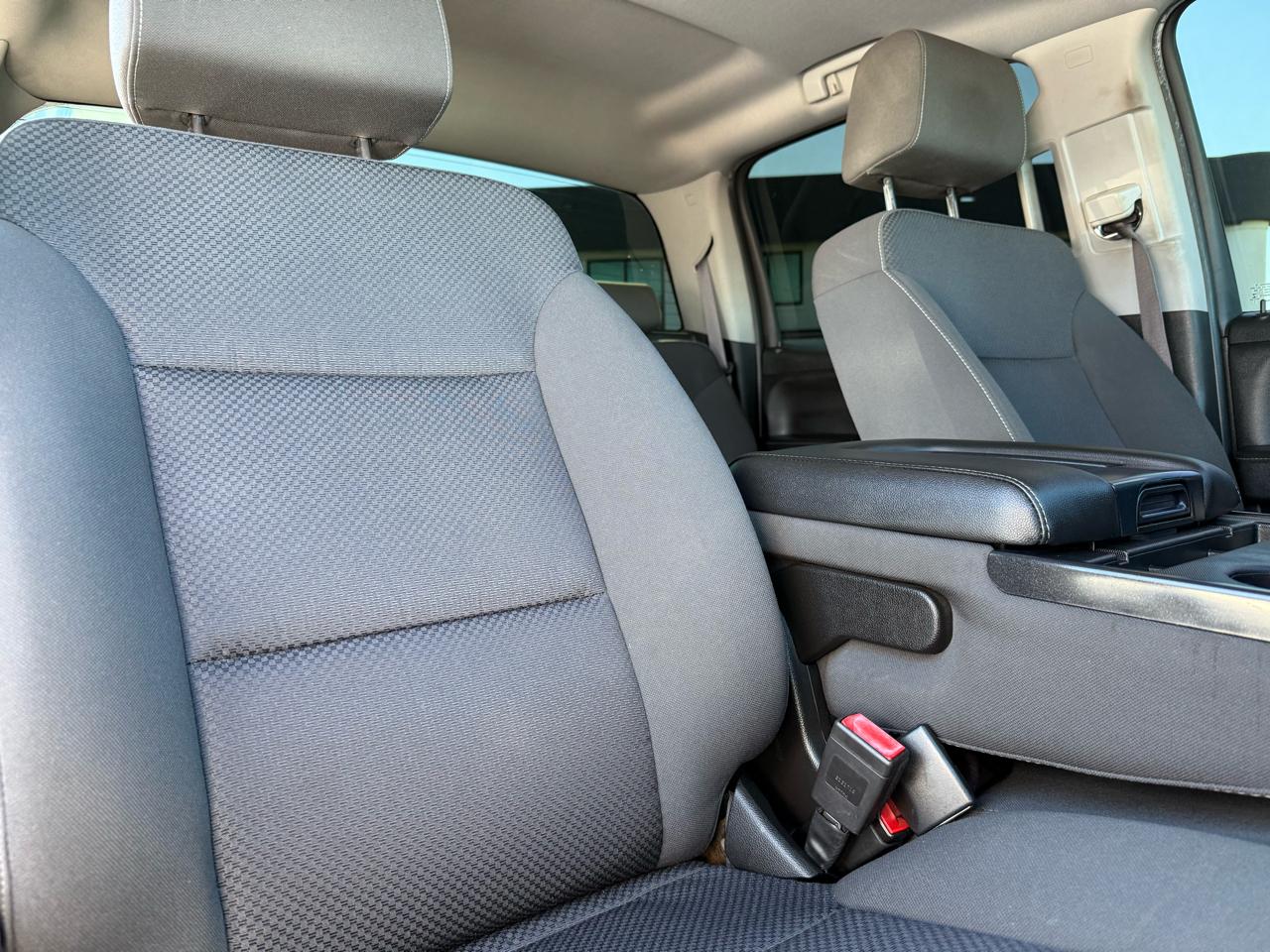 Chevrolet Silverado 1500 4WD Crew Cab 143.5" LT w/1LT 2017