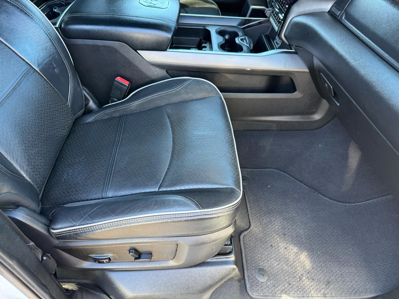 RAM 2500 Laramie 4x4 Crew Cab 6'4" Box 2020