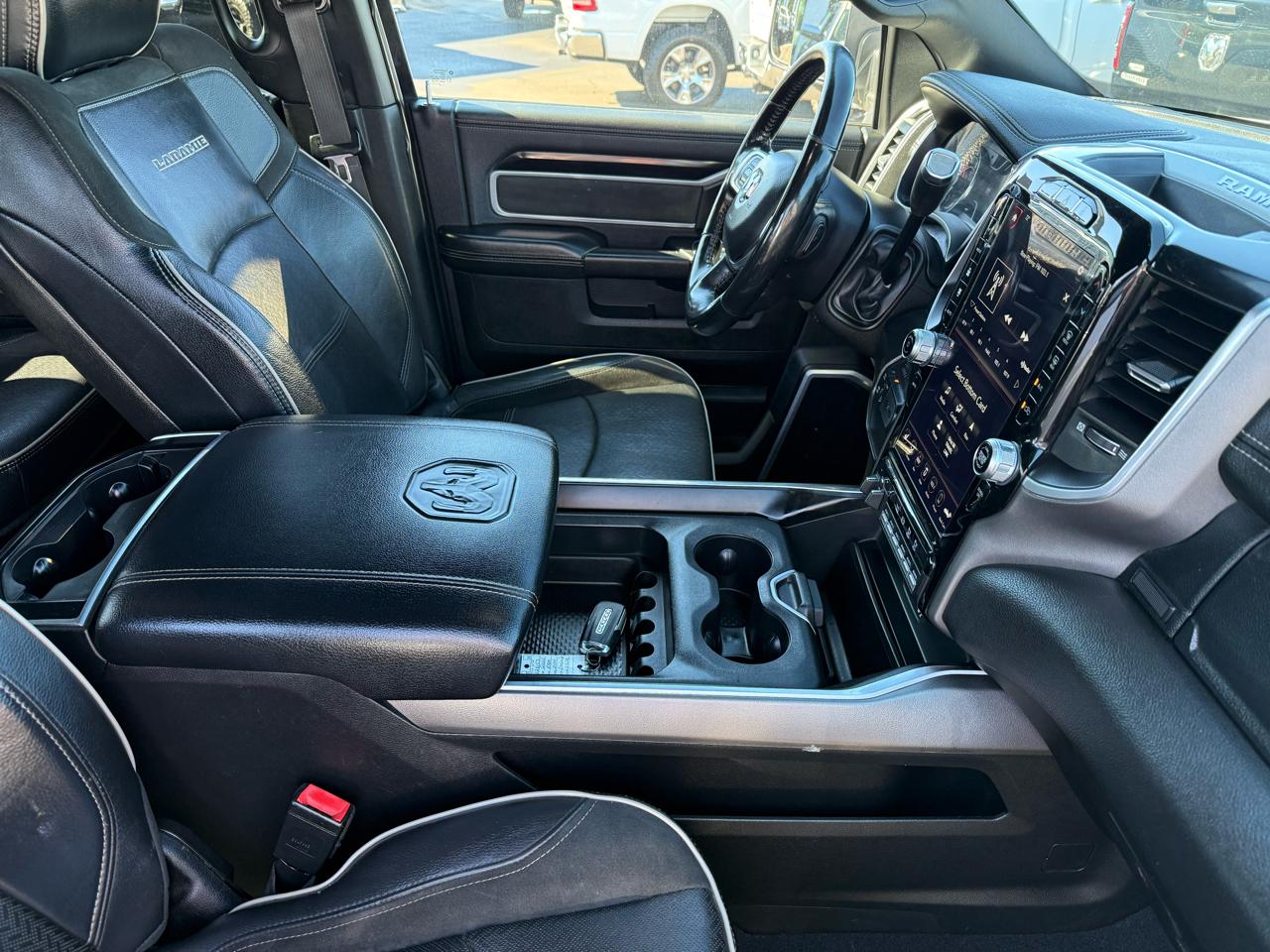 RAM 2500 Laramie 4x4 Crew Cab 6'4" Box 2020