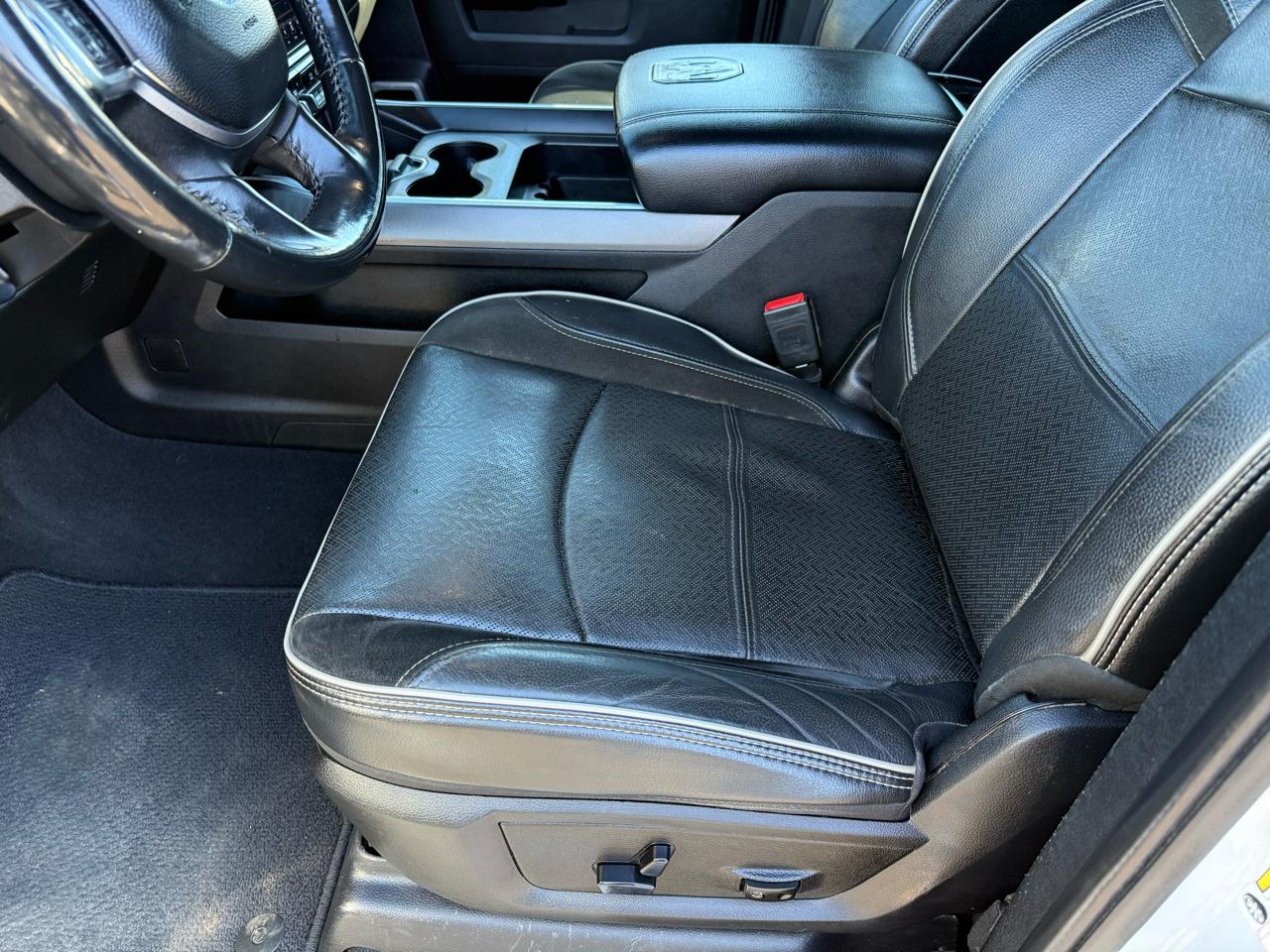 RAM 2500 Laramie 4x4 Crew Cab 6'4" Box 2020