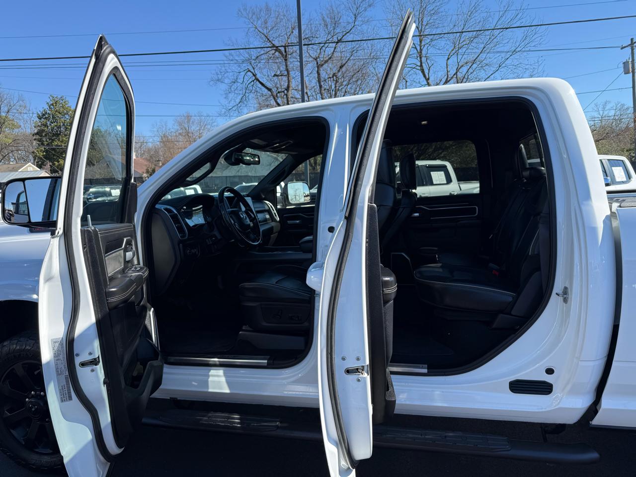 RAM 2500 Laramie 4x4 Crew Cab 6'4" Box 2020