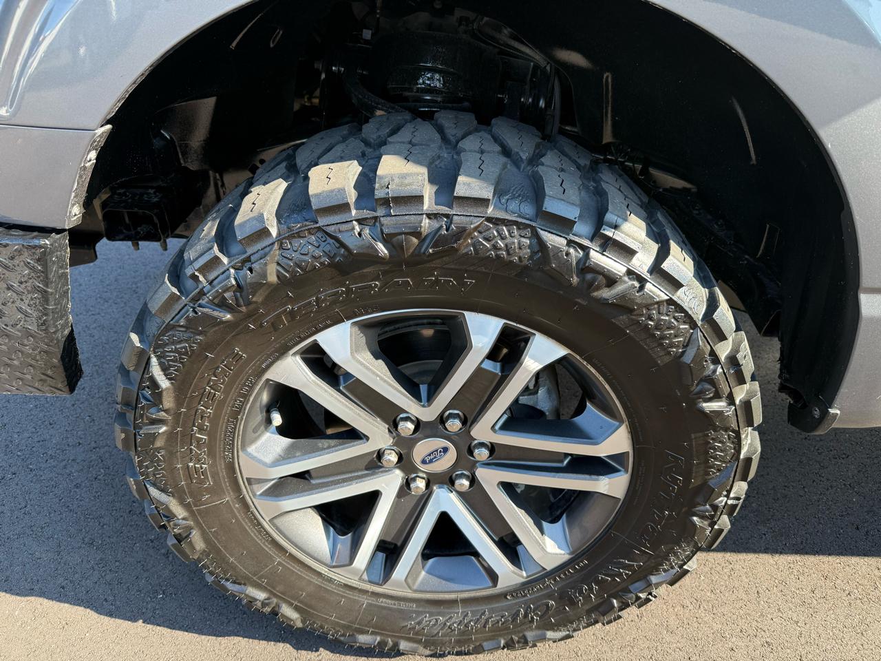 Ford F-150 4WD SuperCrew 145" STX 2022