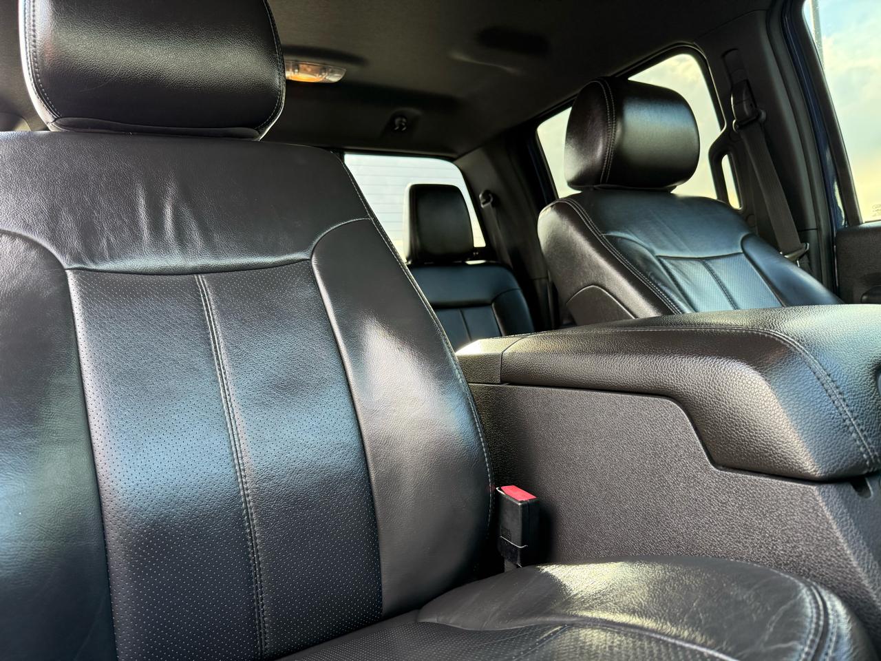 Ford Super Duty F-250 SRW 4WD Crew Cab 156" Lariat 2012