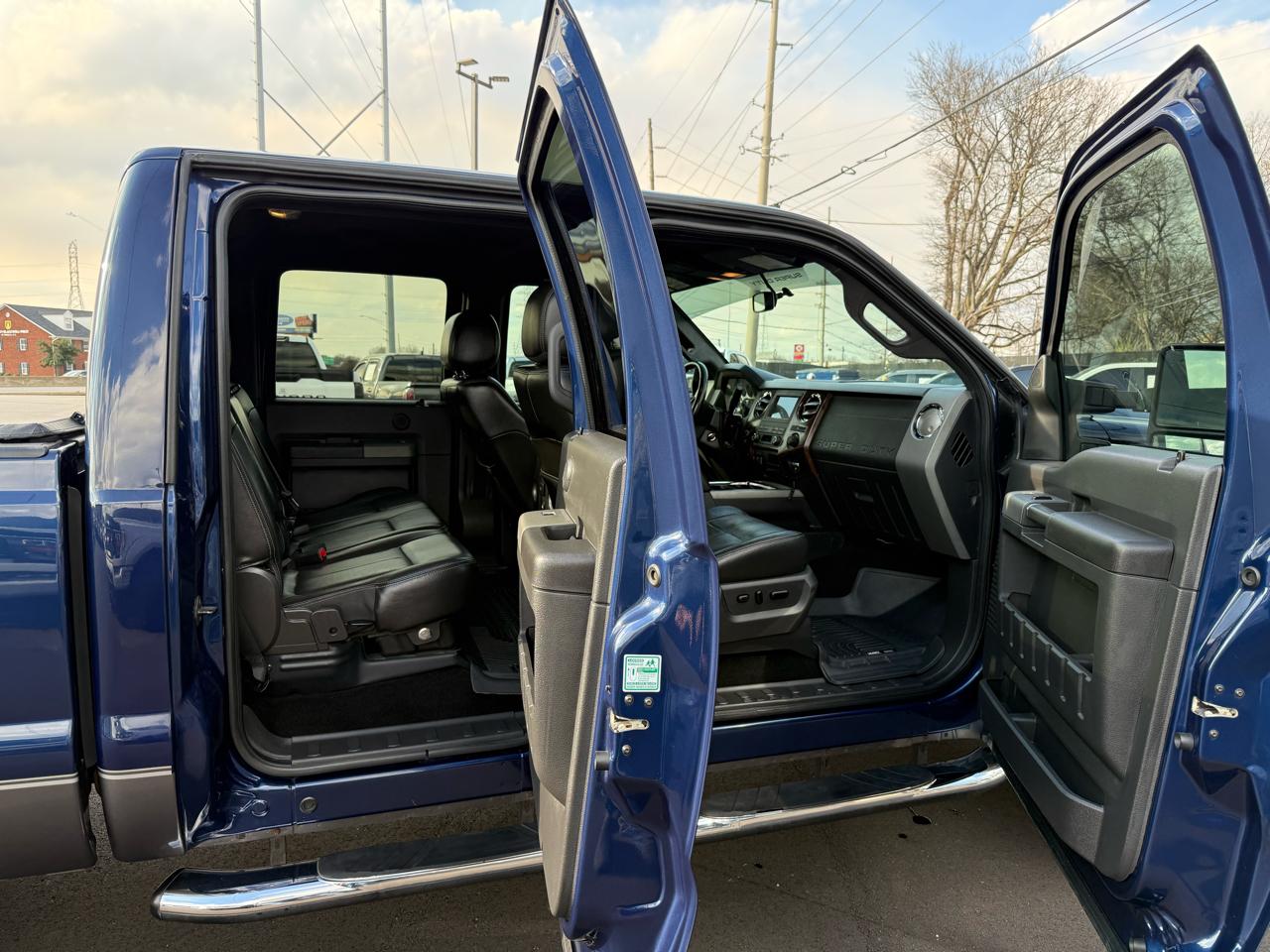 Ford Super Duty F-250 SRW 4WD Crew Cab 156" Lariat 2012