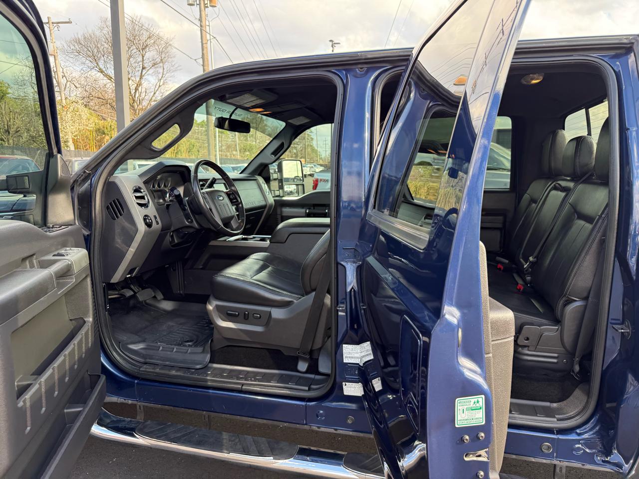 Ford Super Duty F-250 SRW 4WD Crew Cab 156" Lariat 2012