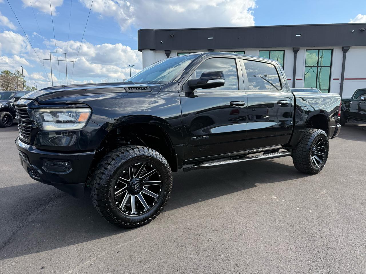 RAM 1500 Big Horn/Lone Star 4x4 Crew Cab 5'7" Box 2019