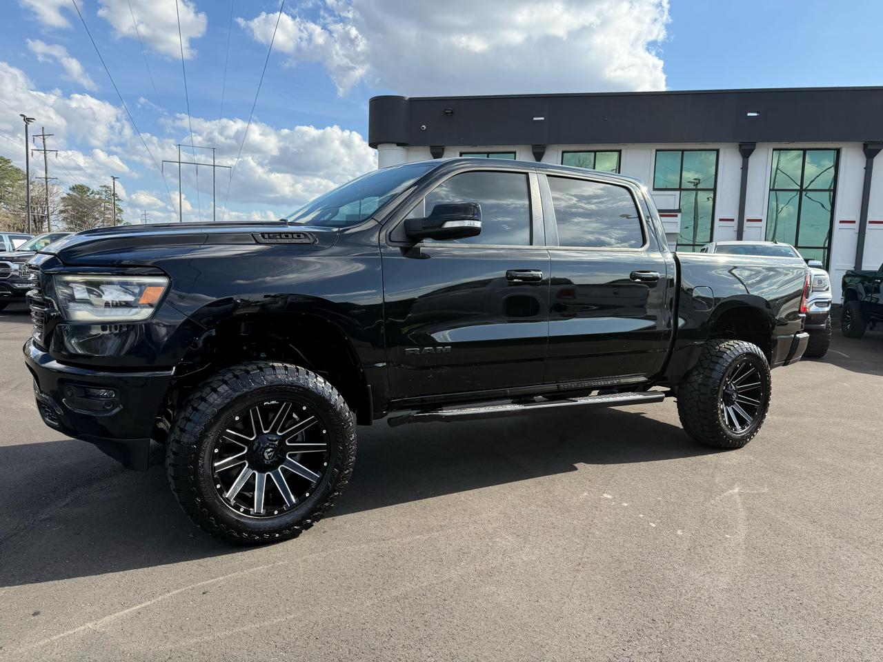 RAM 1500 Big Horn/Lone Star 4x4 Crew Cab 5'7" Box 2019