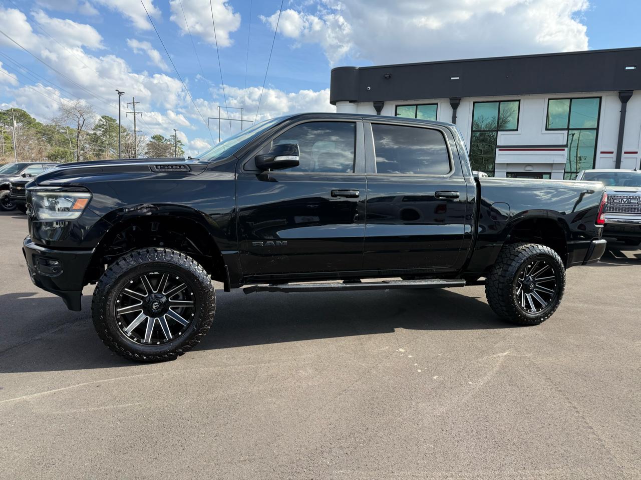 RAM 1500 Big Horn/Lone Star 4x4 Crew Cab 5'7" Box 2019