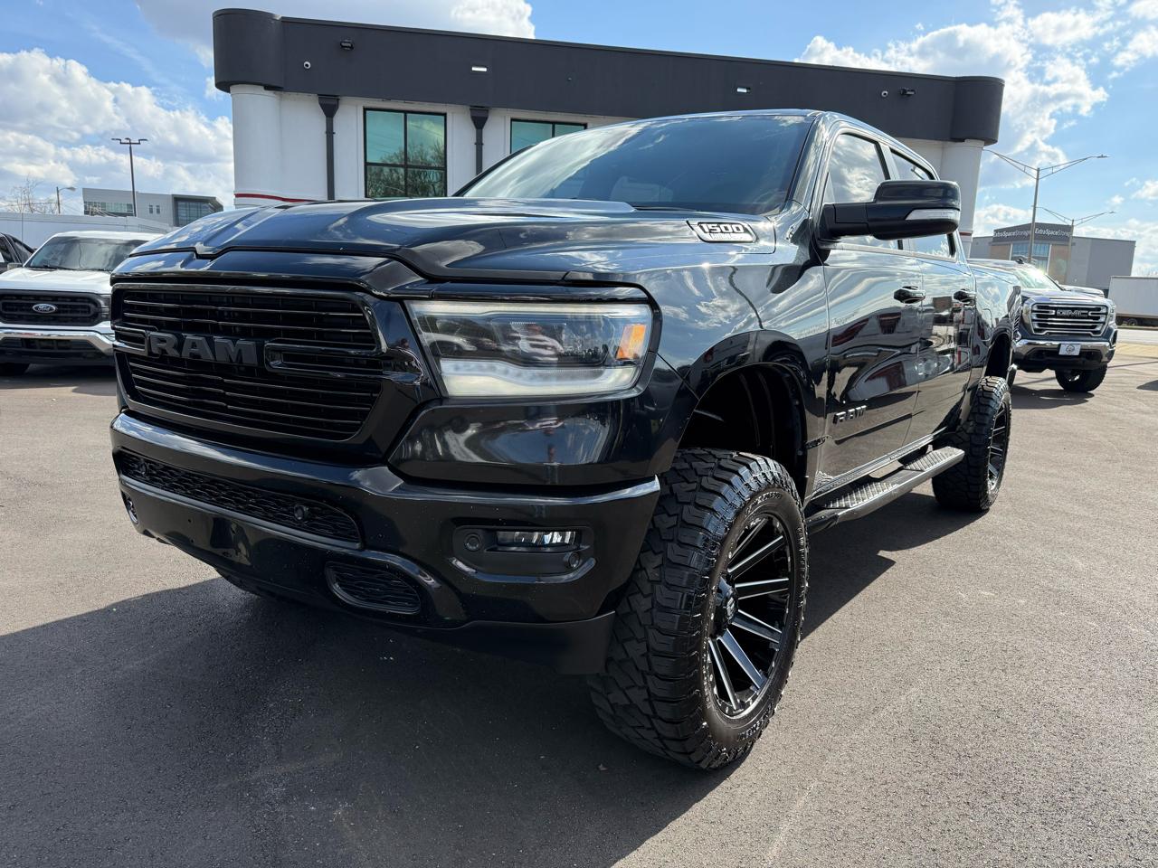 RAM 1500 Big Horn/Lone Star 4x4 Crew Cab 5'7" Box 2019