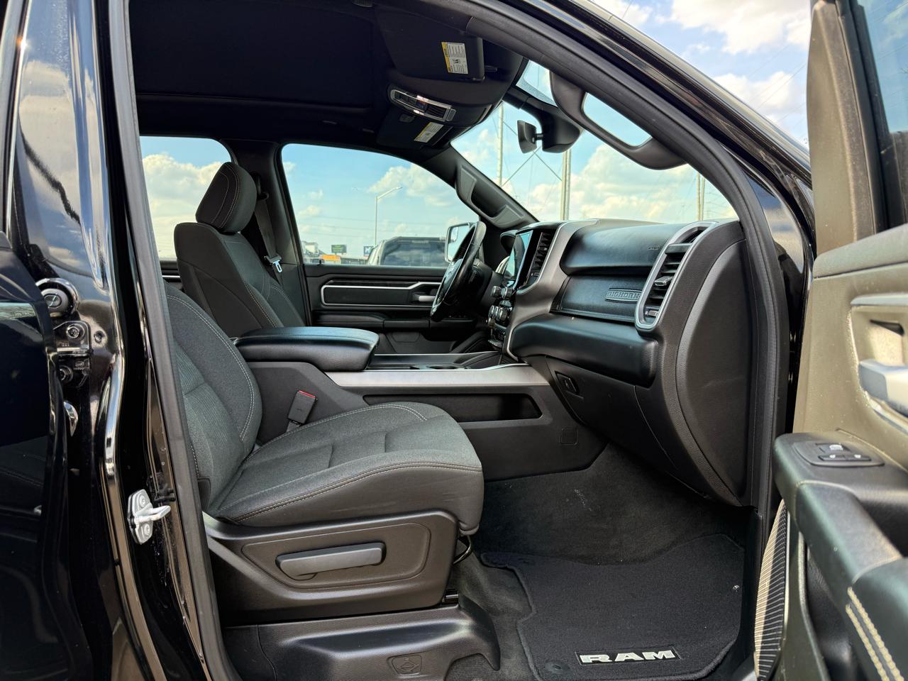 RAM 1500 Big Horn/Lone Star 4x4 Crew Cab 5'7" Box 2019