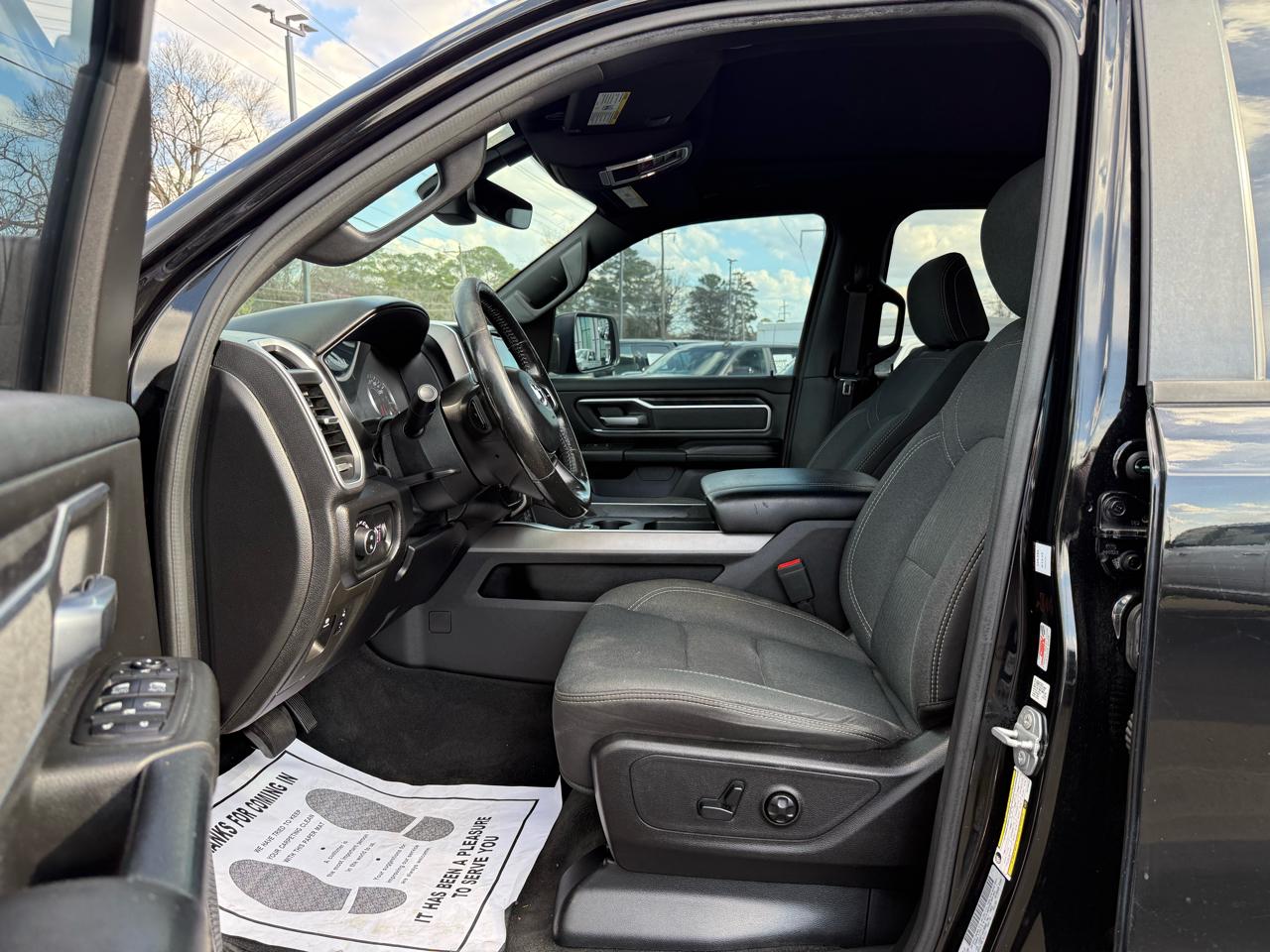 RAM 1500 Big Horn/Lone Star 4x4 Crew Cab 5'7" Box 2019