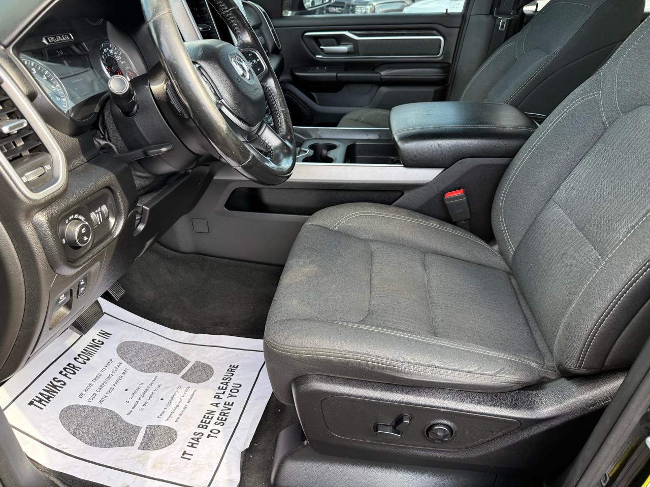 RAM 1500 Big Horn/Lone Star 4x4 Crew Cab 5'7" Box 2019