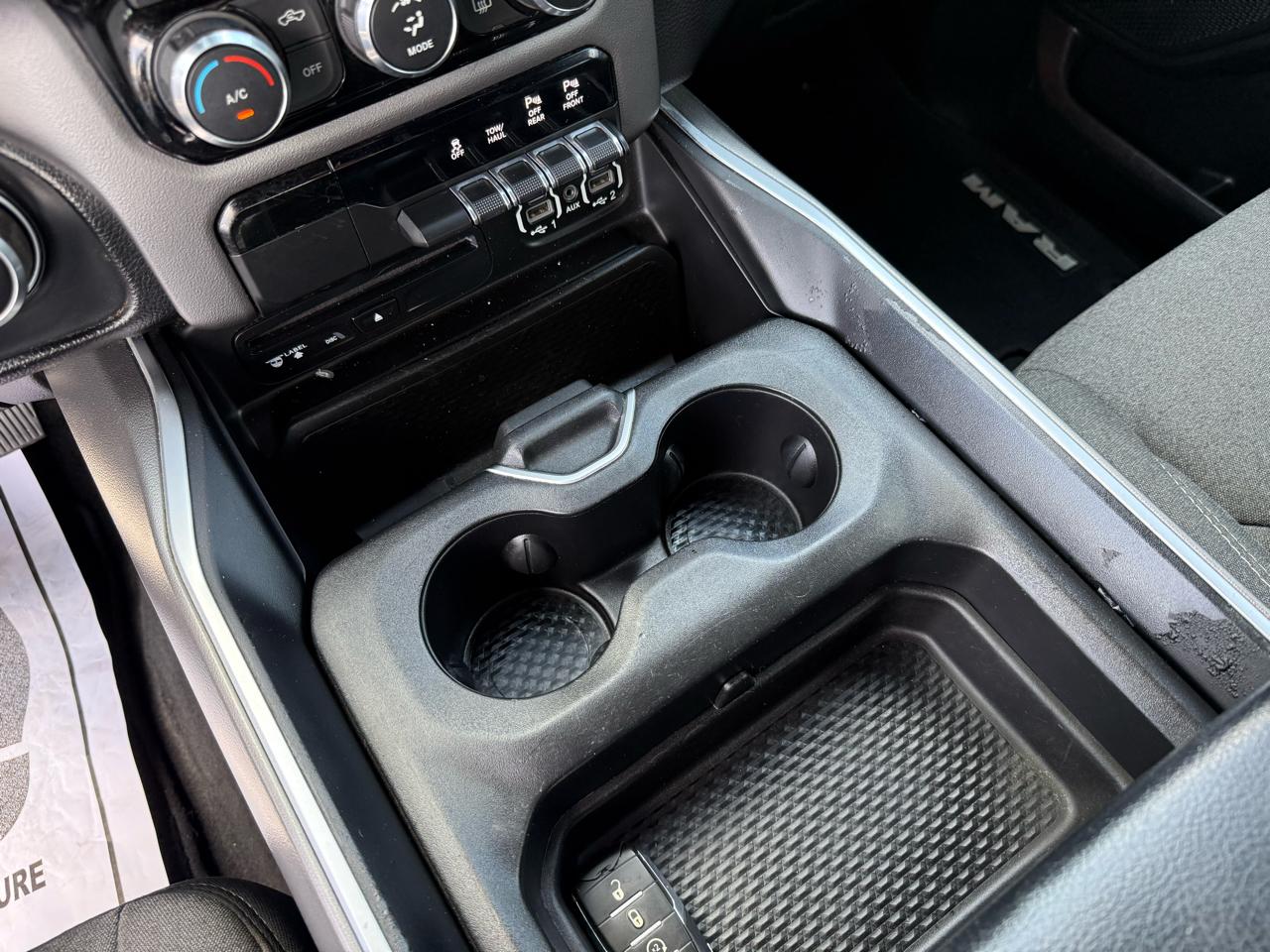 RAM 1500 Big Horn/Lone Star 4x4 Crew Cab 5'7" Box 2019