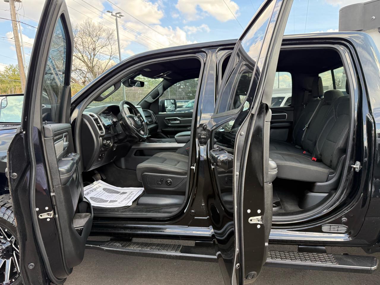 RAM 1500 Big Horn/Lone Star 4x4 Crew Cab 5'7" Box 2019