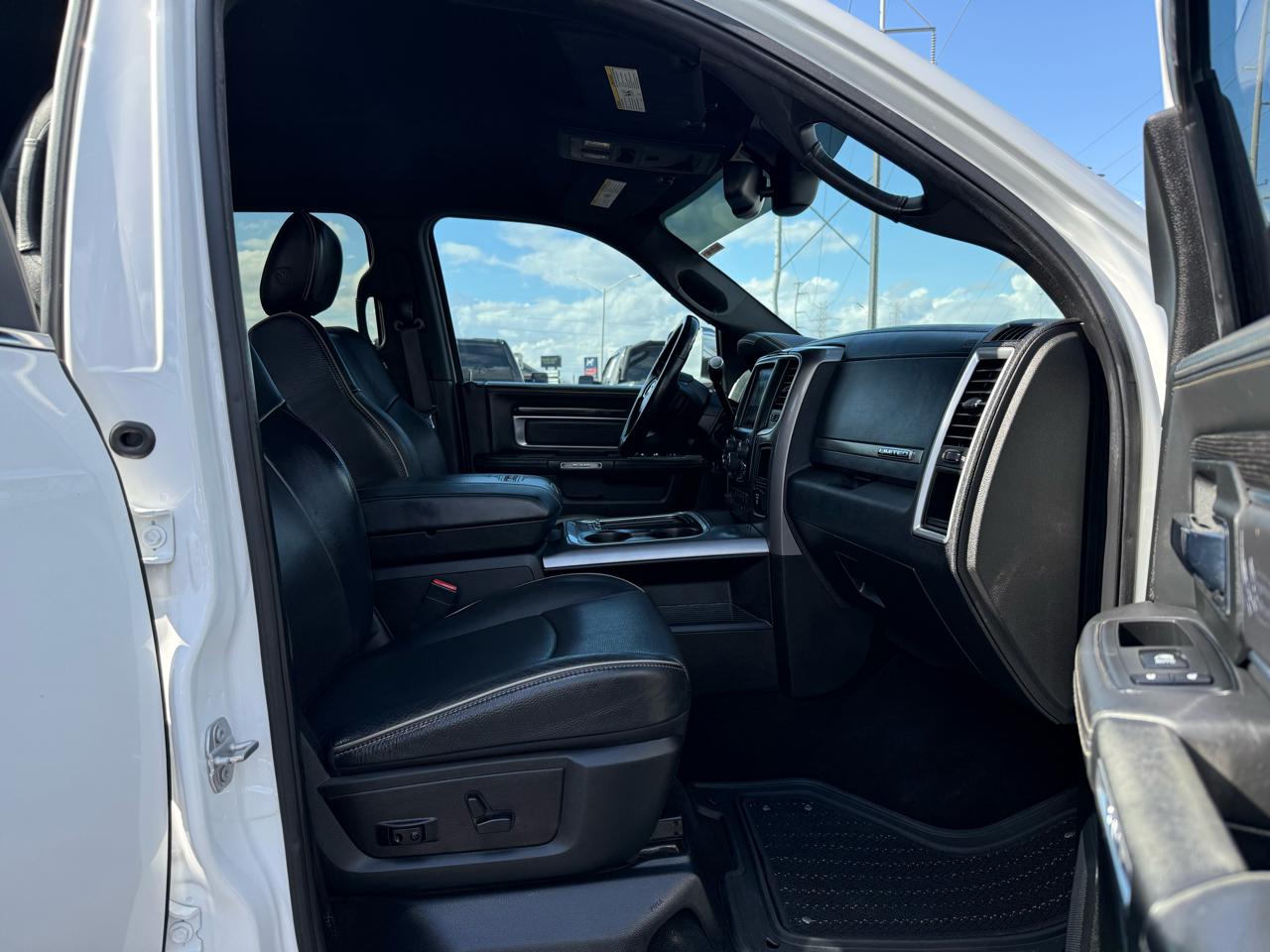 RAM 3500 Limited 4x4 Crew Cab 6'4" Box 2018