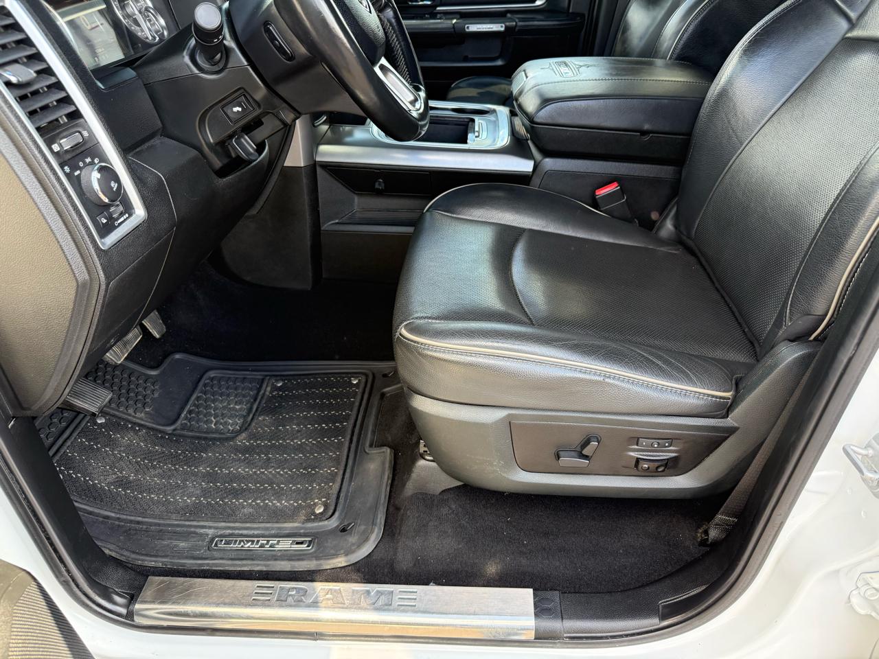 RAM 3500 Limited 4x4 Crew Cab 6'4" Box 2018