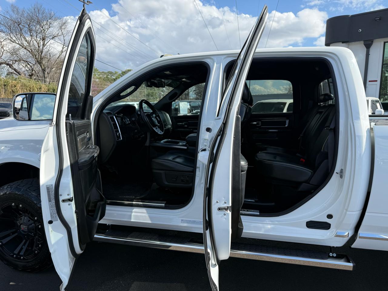 RAM 3500 Limited 4x4 Crew Cab 6'4" Box 2018