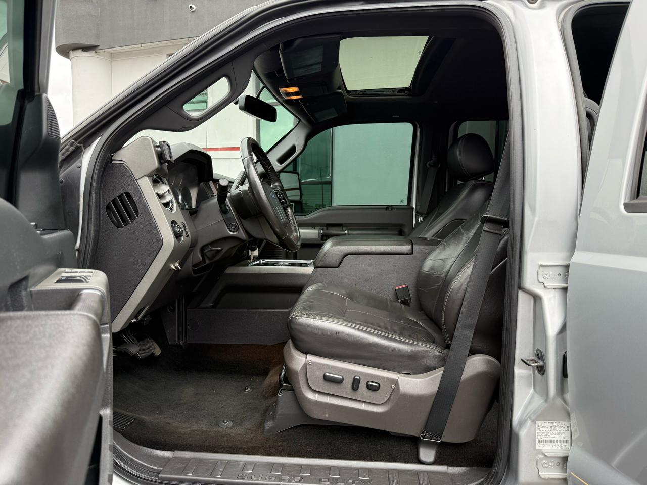 Ford Super Duty F-250 SRW 4WD Crew Cab 156" Lariat 2012