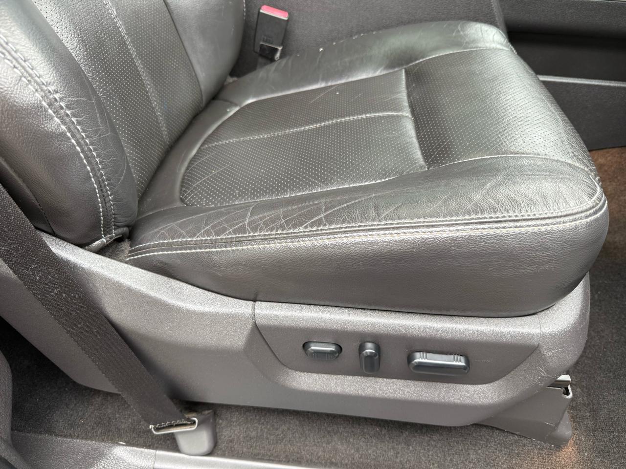 Ford Super Duty F-250 SRW 4WD Crew Cab 156" Lariat 2012