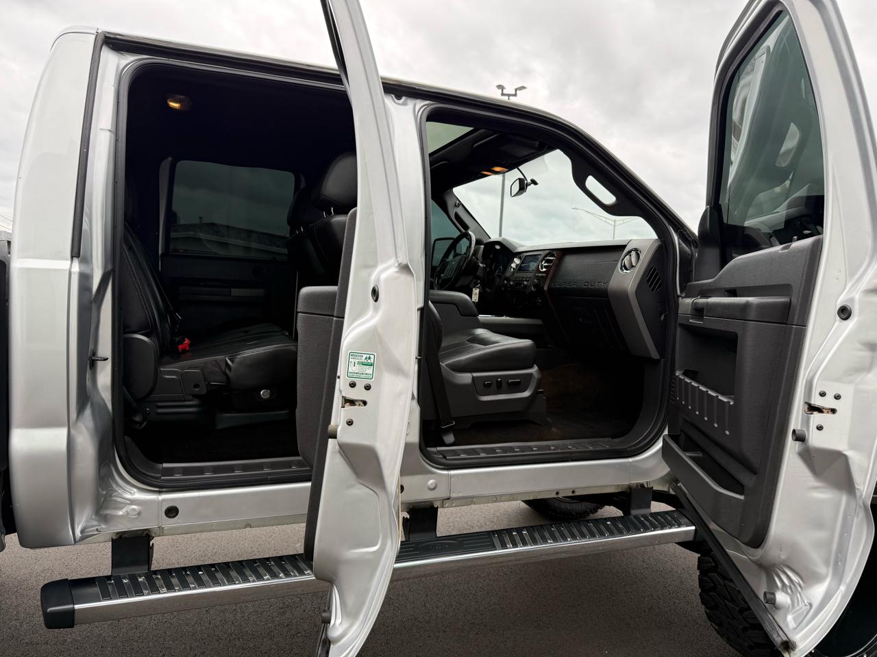 Ford Super Duty F-250 SRW 4WD Crew Cab 156" Lariat 2012