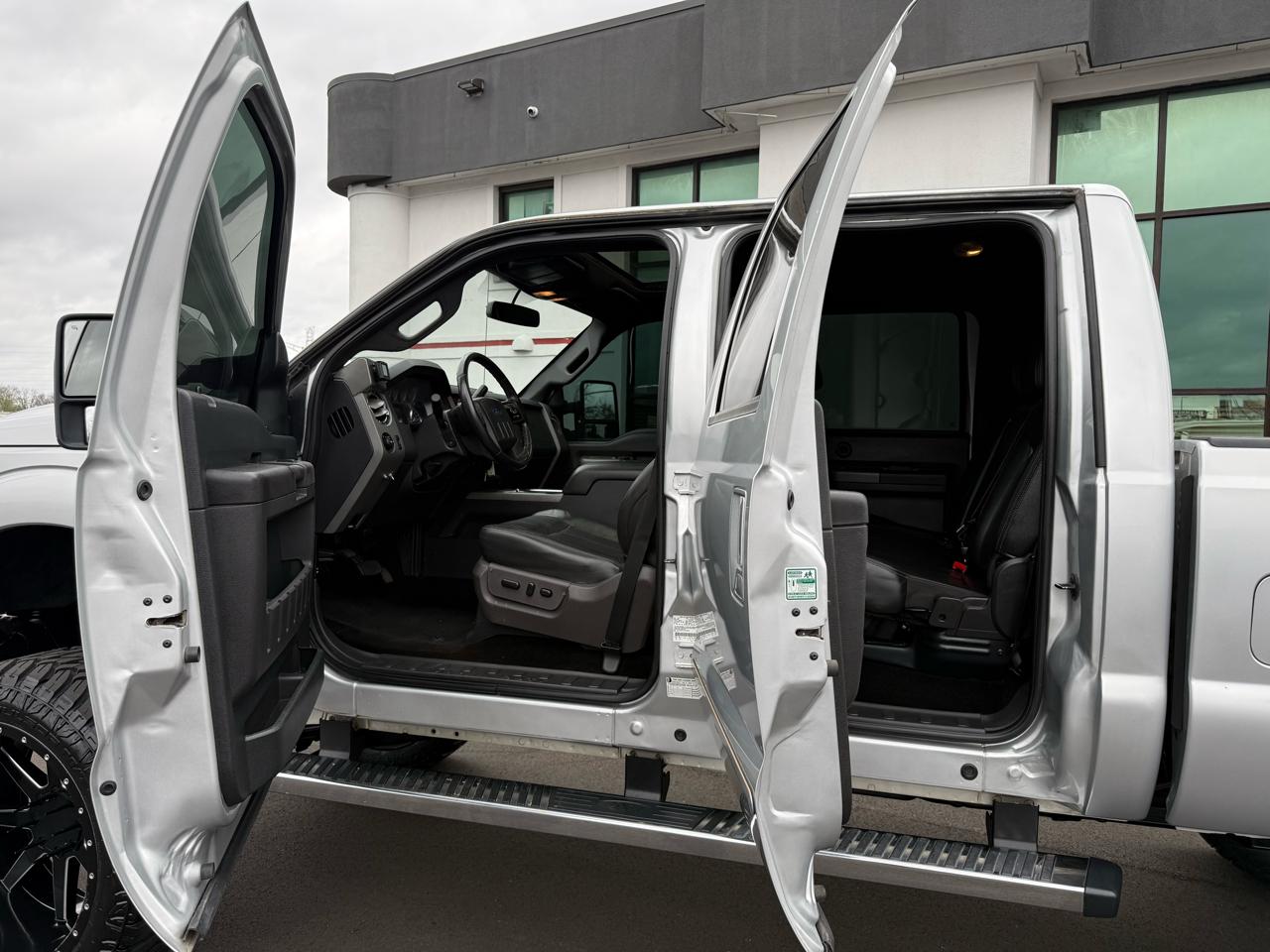 Ford Super Duty F-250 SRW 4WD Crew Cab 156" Lariat 2012