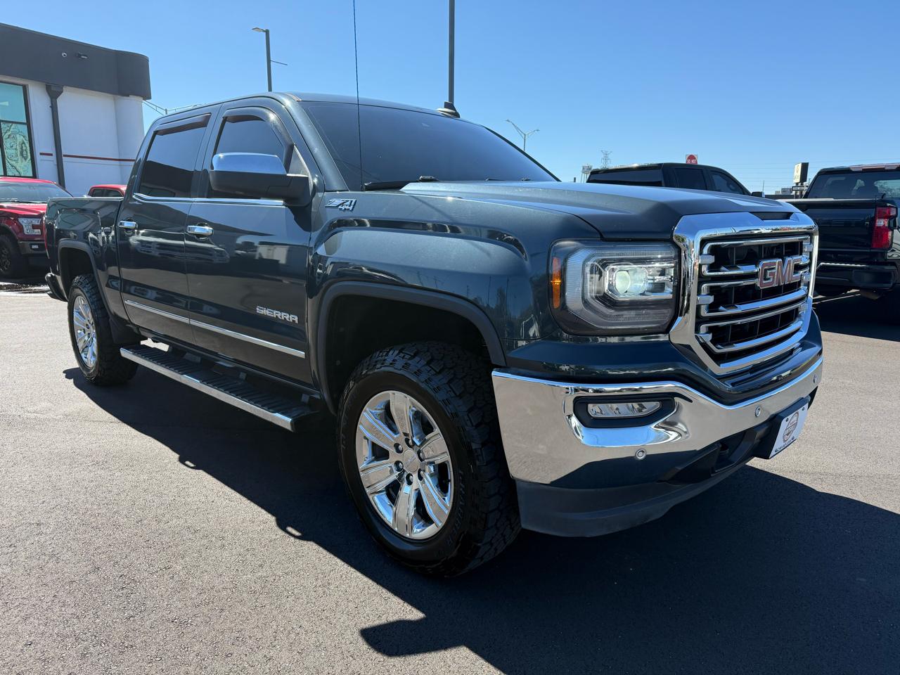 GMC Sierra 1500 4WD Crew Cab 143.5" SLT 2018