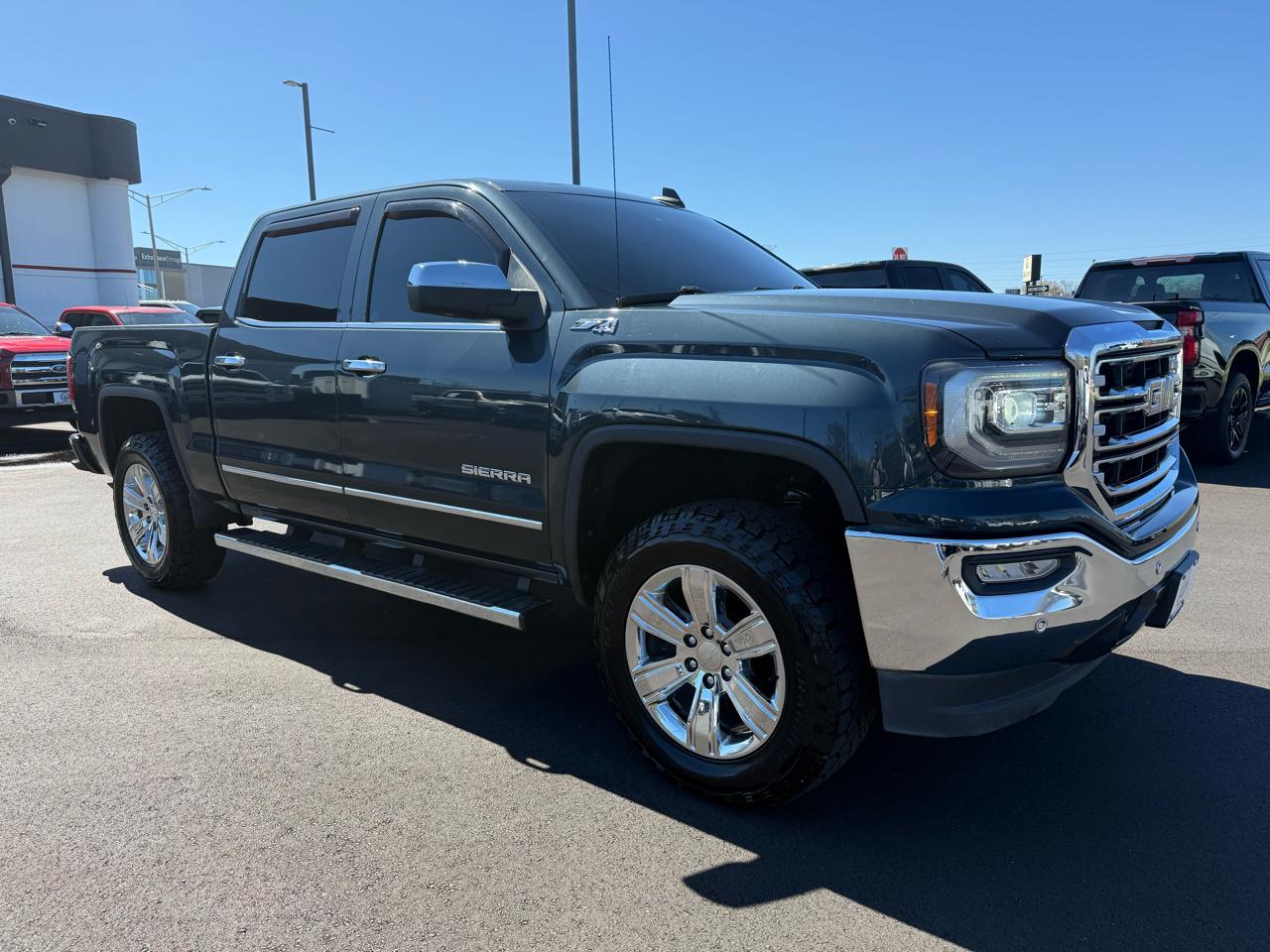 GMC Sierra 1500 4WD Crew Cab 143.5" SLT 2018