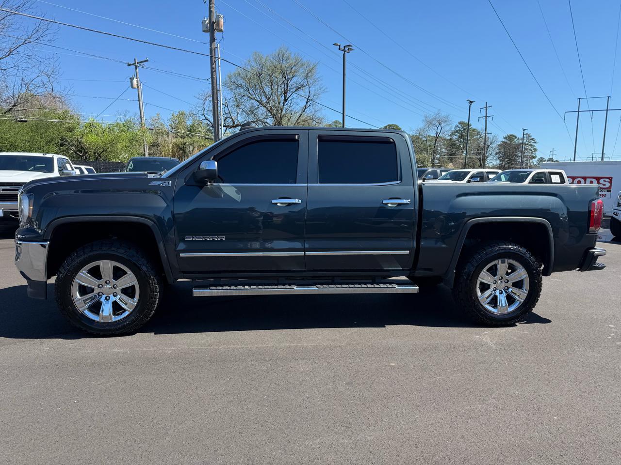 GMC Sierra 1500 4WD Crew Cab 143.5" SLT 2018