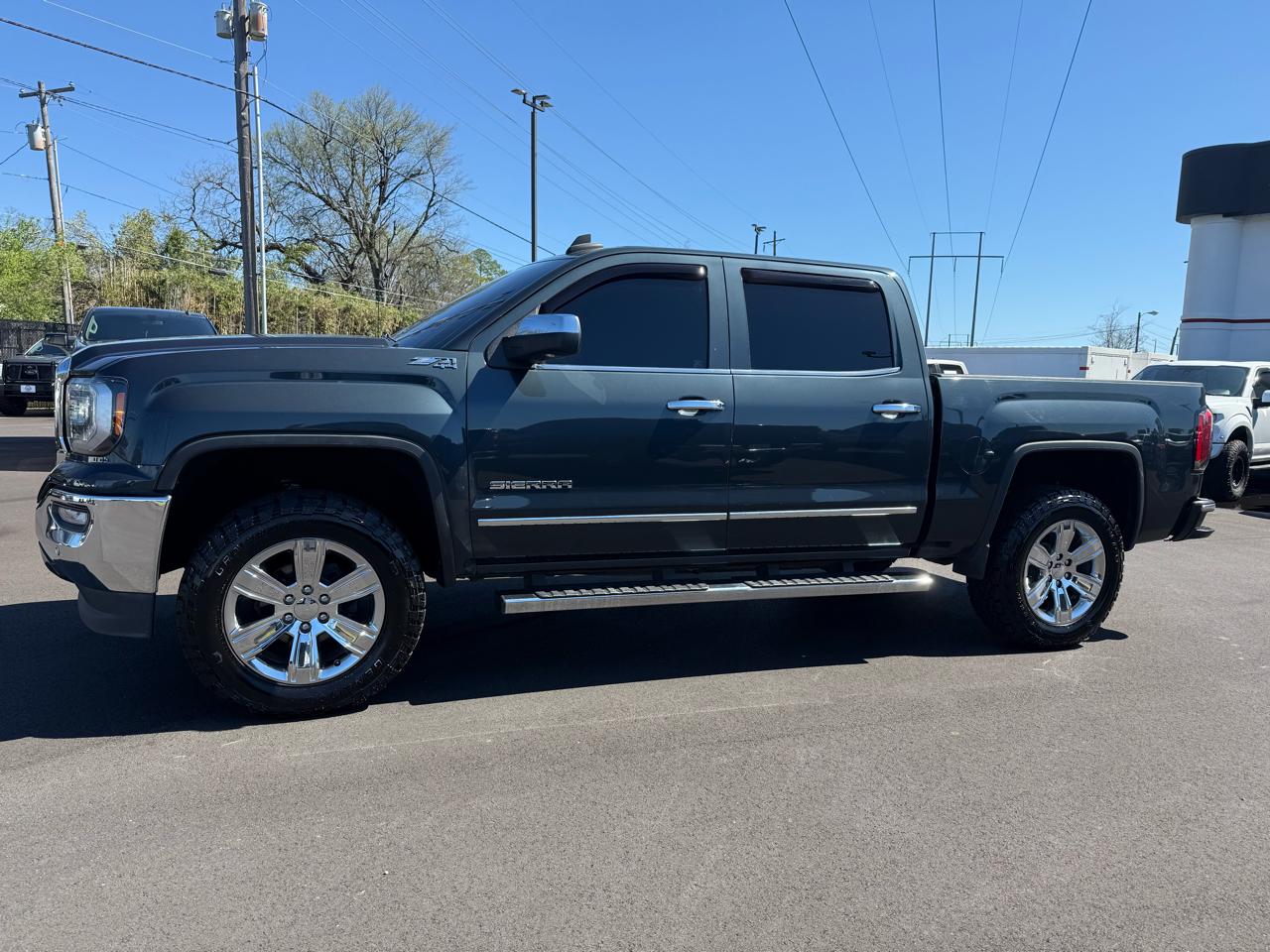 GMC Sierra 1500 4WD Crew Cab 143.5" SLT 2018