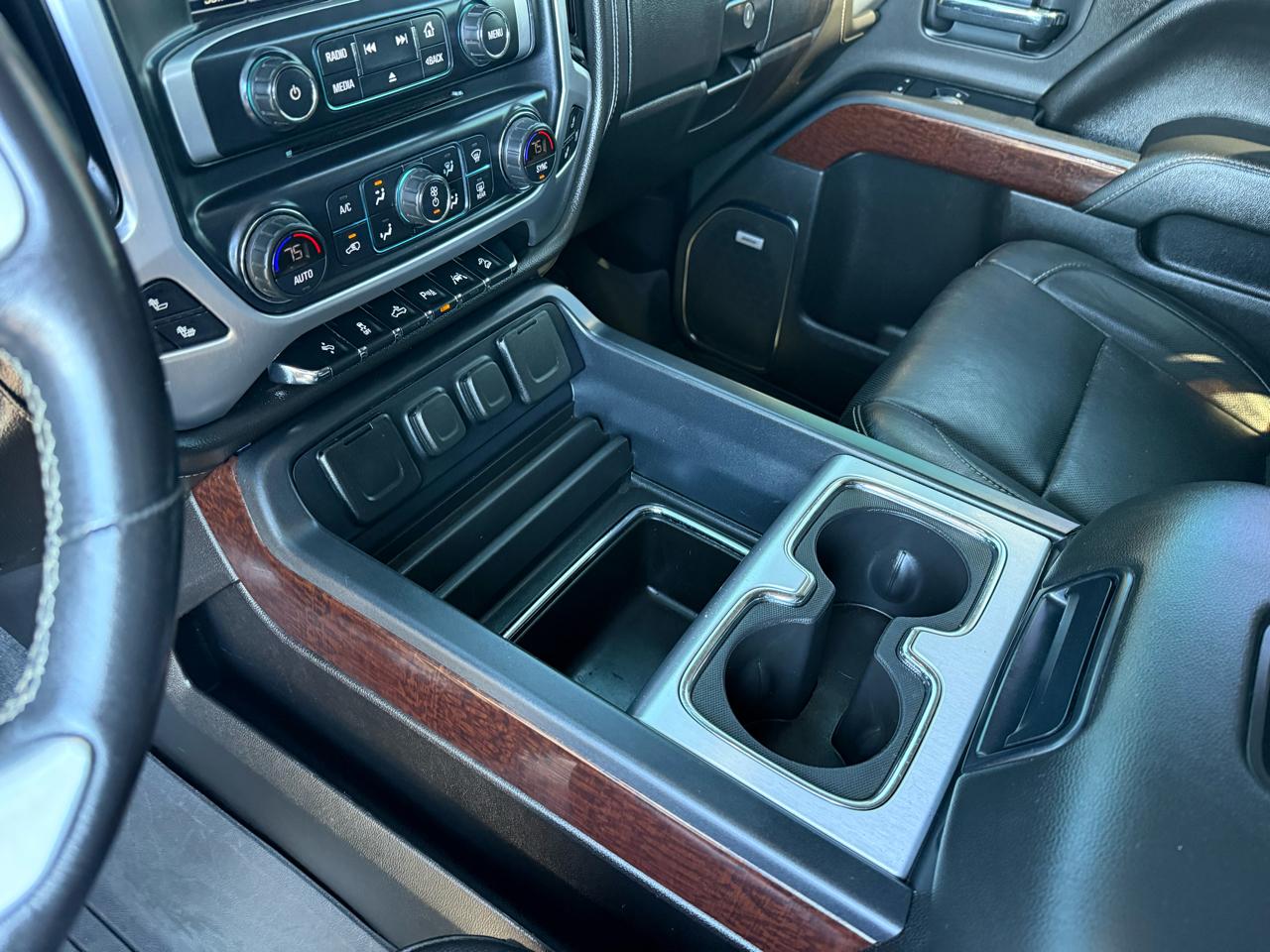 GMC Sierra 1500 4WD Crew Cab 143.5" SLT 2018