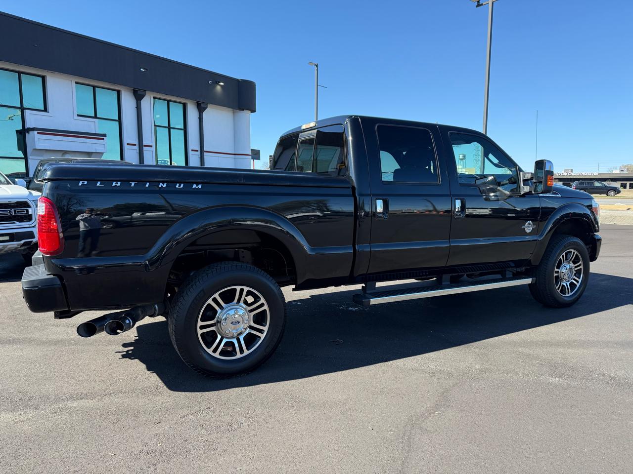 Ford Super Duty F-350 SRW Platinum 4WD Crew Cab 6.75' Box 2015