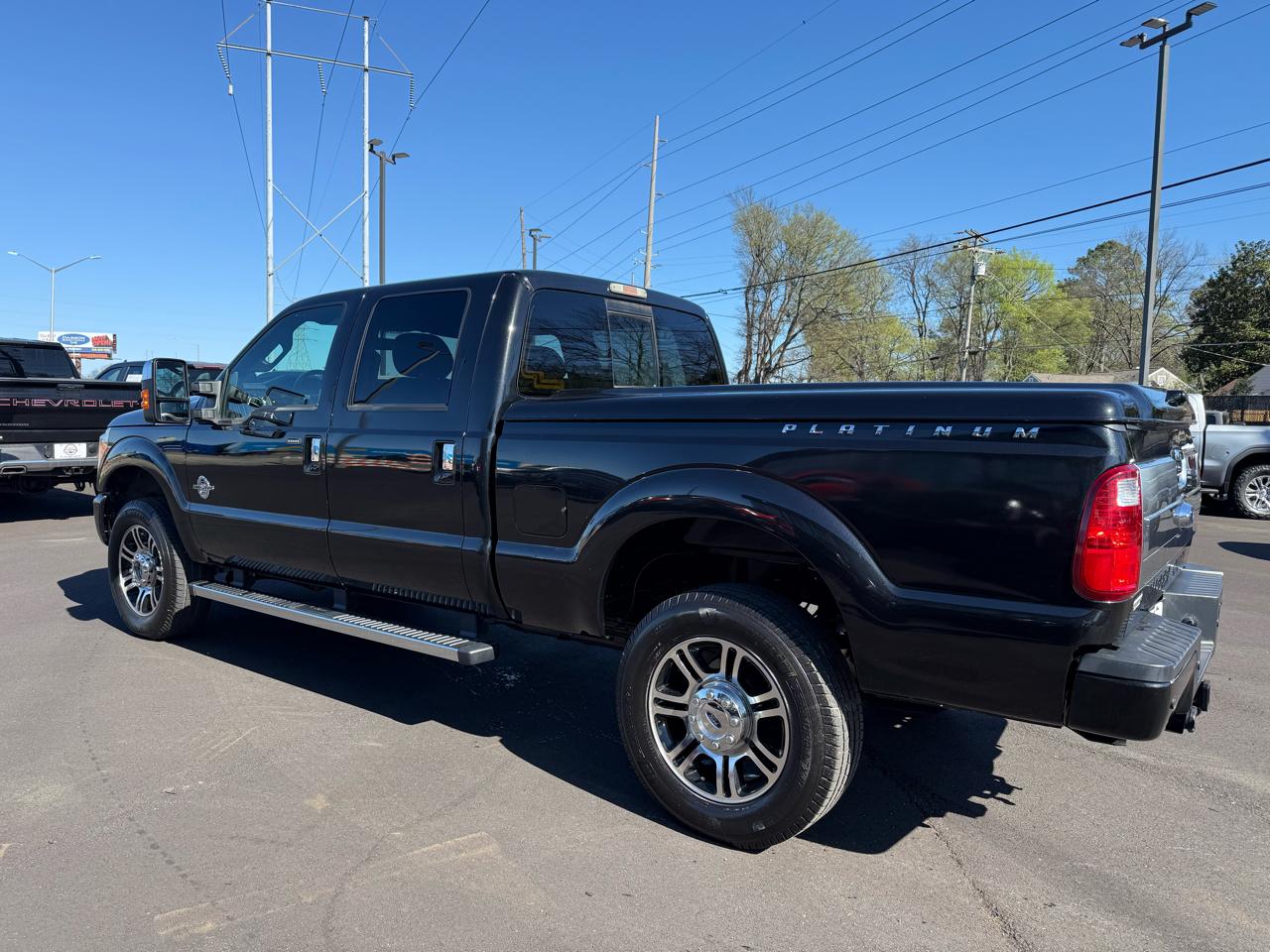 Ford Super Duty F-350 SRW Platinum 4WD Crew Cab 6.75' Box 2015