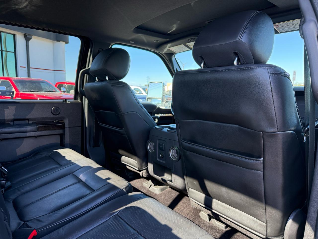 Ford Super Duty F-350 SRW Platinum 4WD Crew Cab 6.75' Box 2015