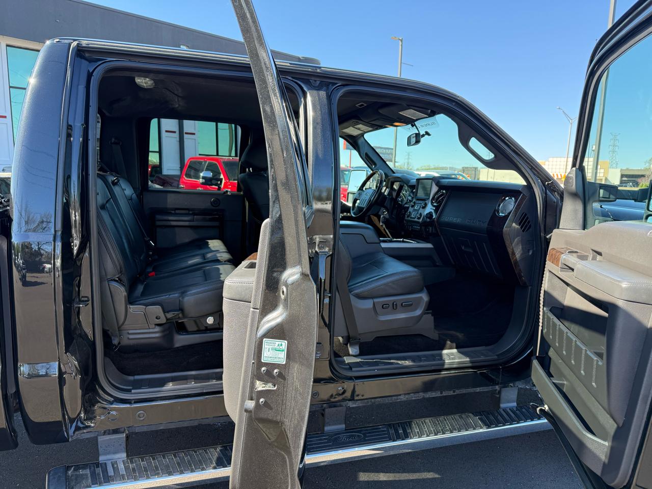 Ford Super Duty F-350 SRW Platinum 4WD Crew Cab 6.75' Box 2015