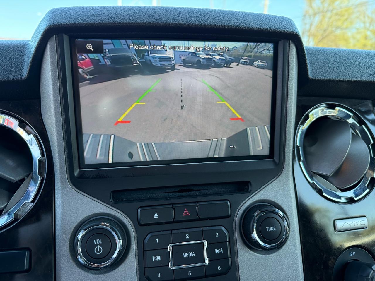 Ford Super Duty F-350 SRW Platinum 4WD Crew Cab 6.75' Box 2015