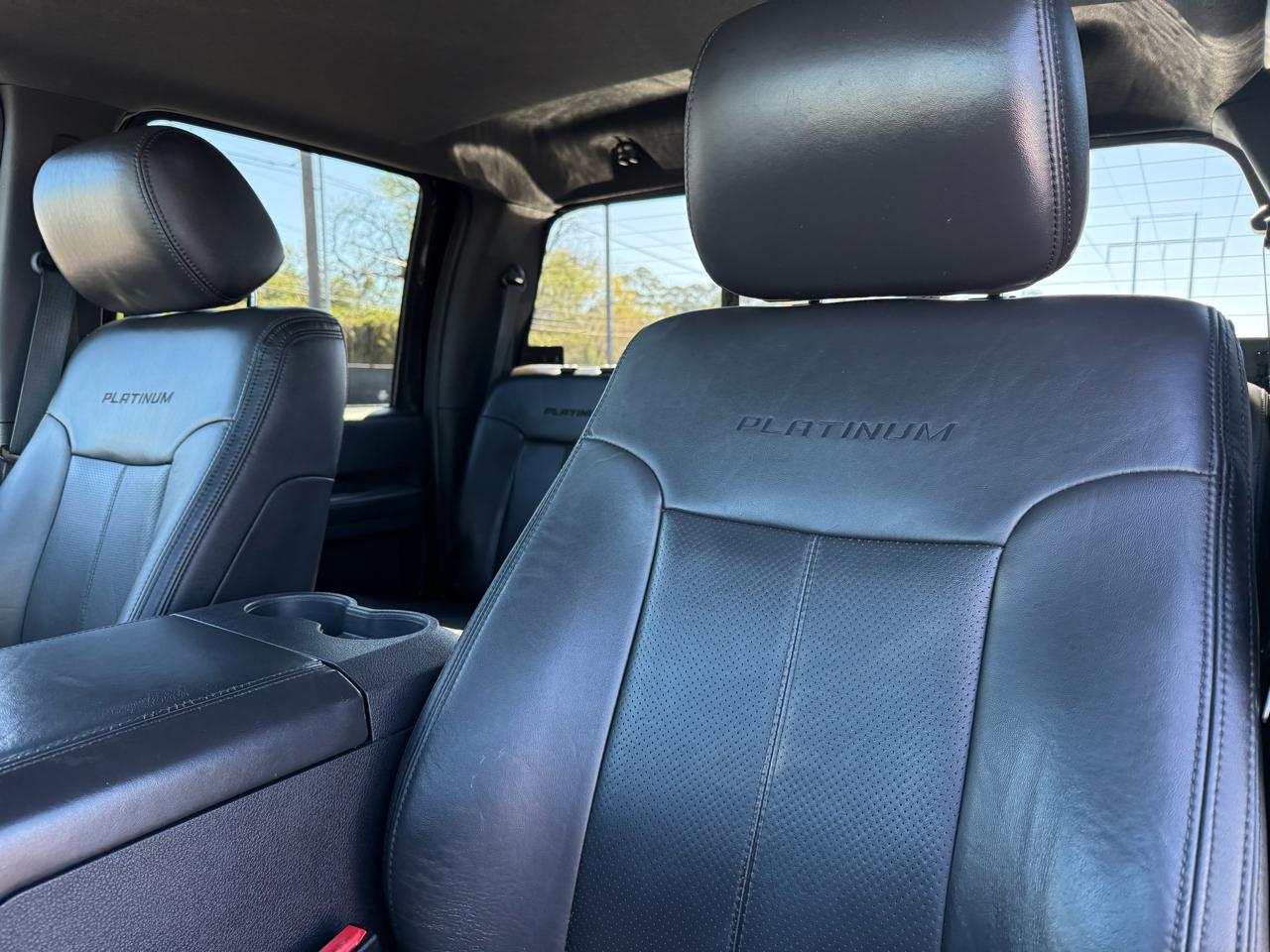 Ford Super Duty F-350 SRW Platinum 4WD Crew Cab 6.75' Box 2015